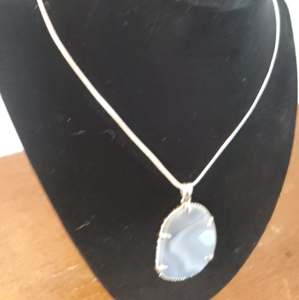 Jewelry - Picture 3 of 4